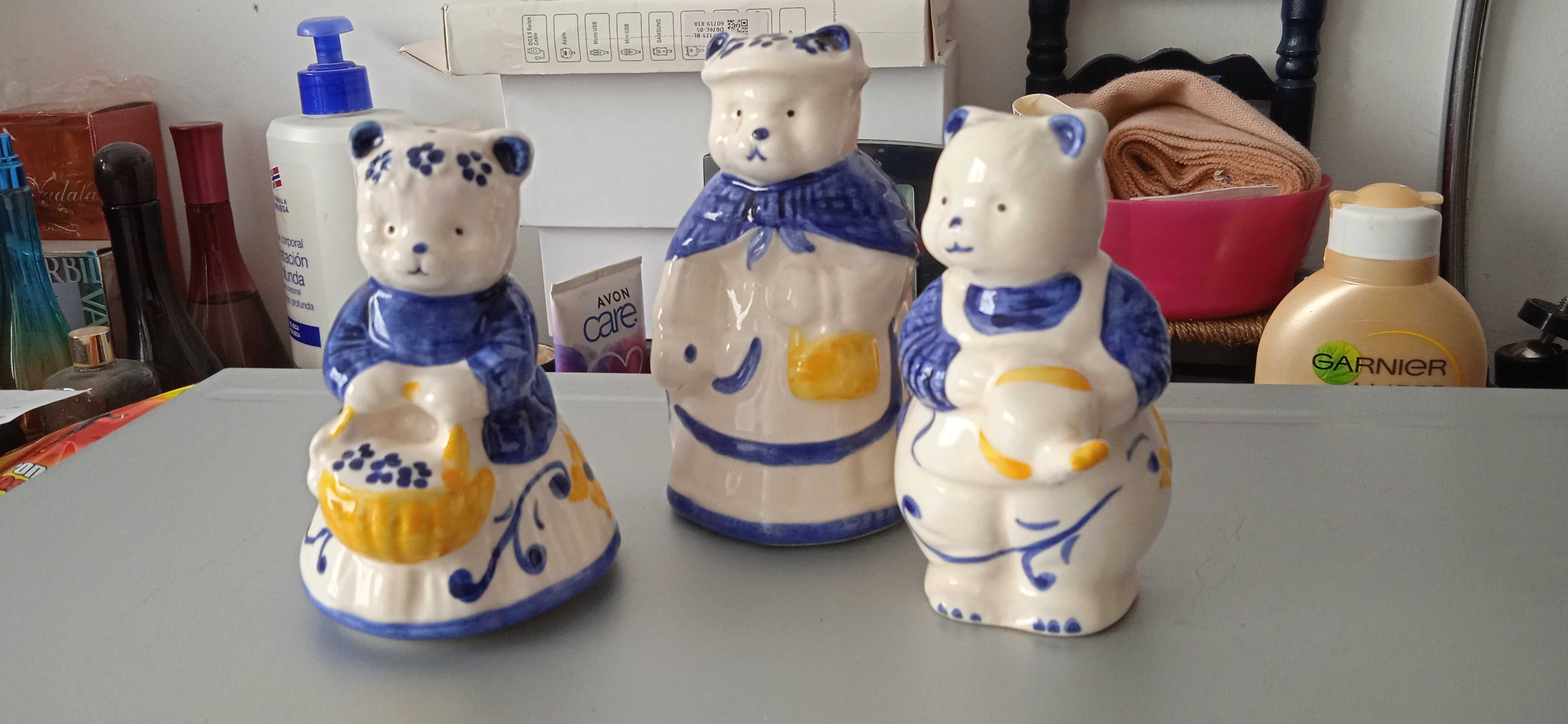 Conjunto Paliteiro, Saleiro e Pimenteiro, Ursos de Porcelana