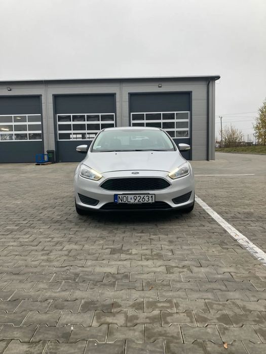 Ford Focus Ford Focus 2.0 SE Flex Fuel. B. zadbany + komplet nowych opon letnich
