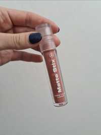 Szminka matowa Lipstick Matte Stick Missguided Liquid