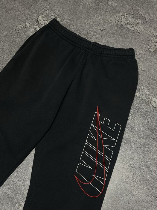 Спортивні штани Nike чоловічі чорні розмір М