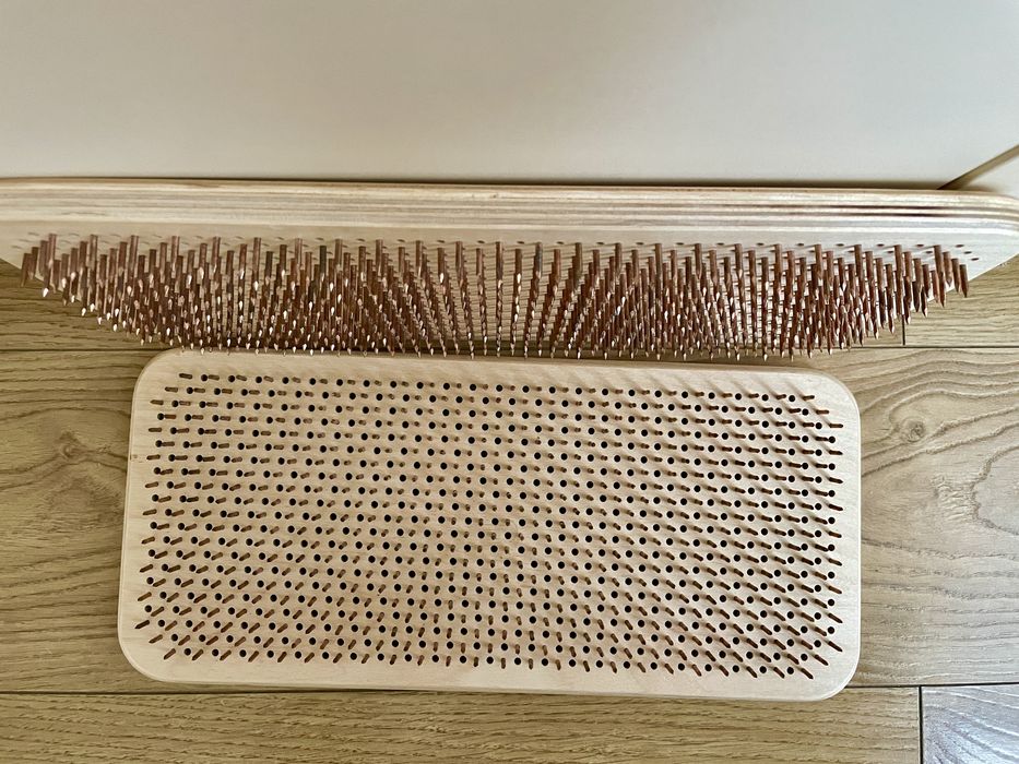 Дошка Садху, для стояння на цвяхах