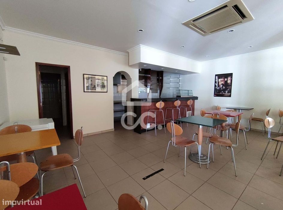 Espaço Comercial com área 53m2 em edifício multifamiliar para venda