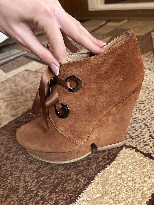 Ботінки жіночі