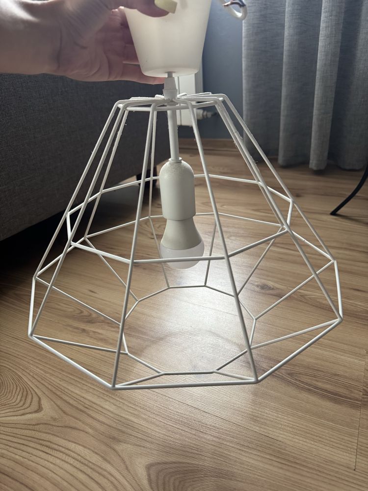 Sprzedam białą lampę