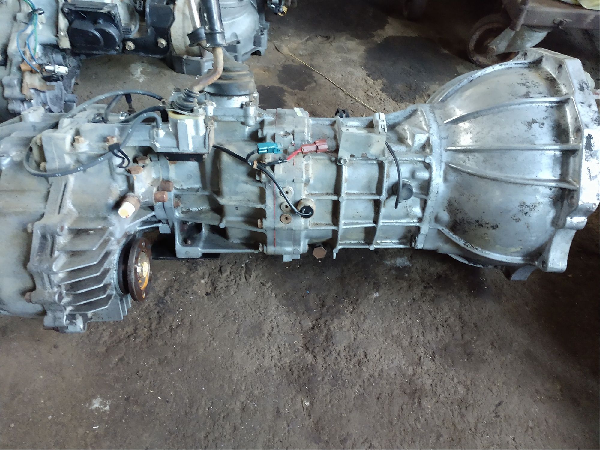 Коробка роздатка Isuzu troper / monterey 3.0dti 8971748520