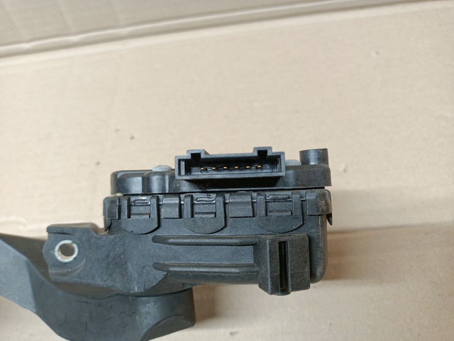 Pedał potencjometr gazu 1.9 2.5 TDI Vw Passat B5 FL Skoda Superb I