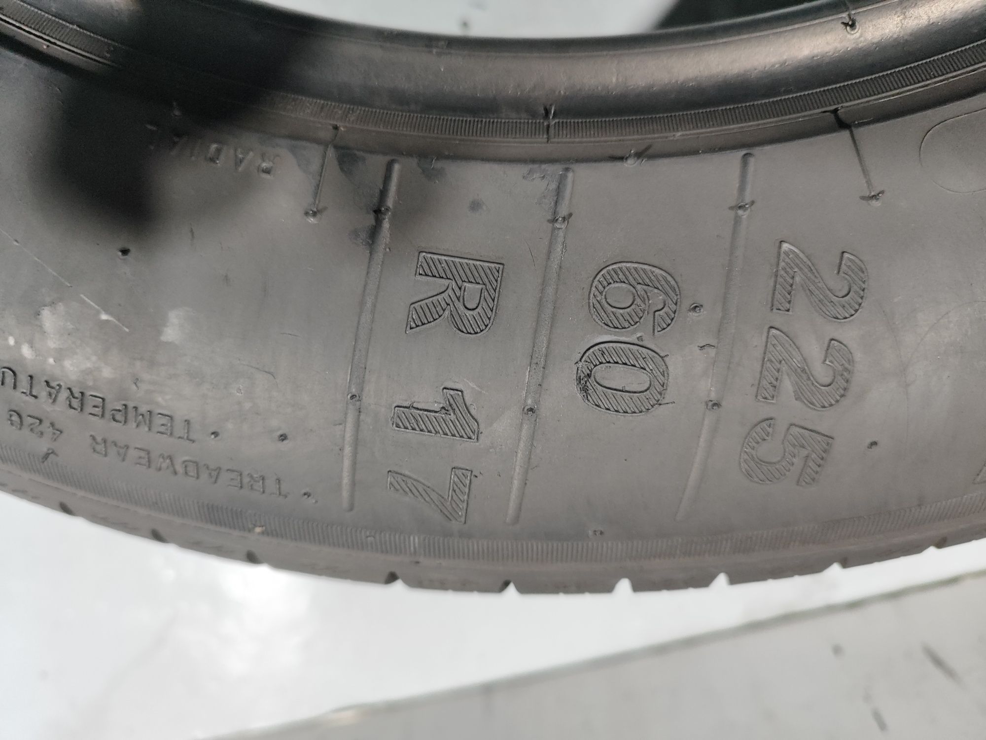 2 pneus semi novos 225-60R17 Kleber - Oferta dos Portes