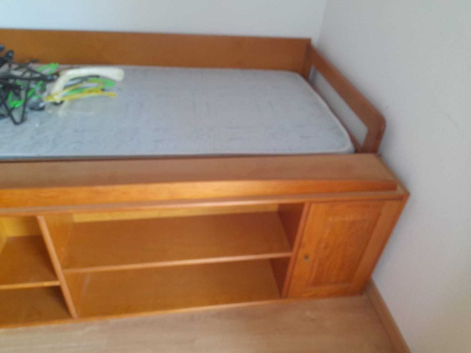 Quarto em cerejeira usado