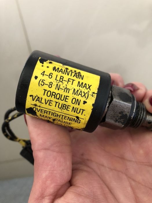 Elektrozawór Case przedniego napedu lub blokada dyferencjału