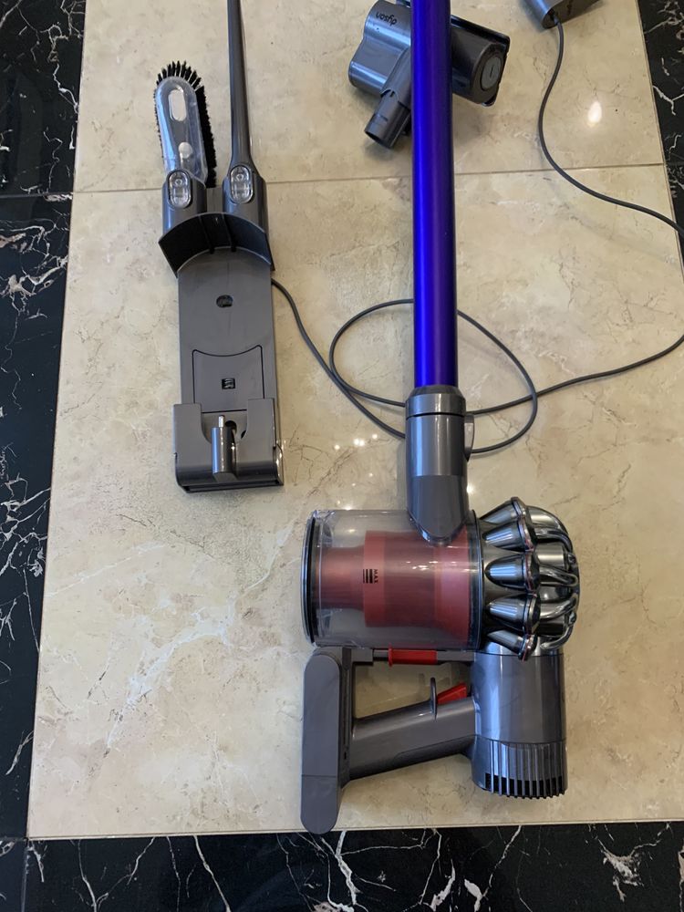 Пылесос аккумуляторный Dyson V6