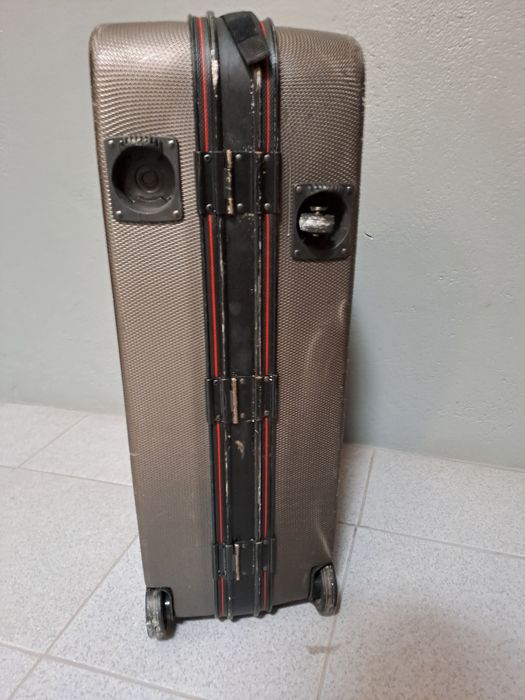 Mala de viagem cinza