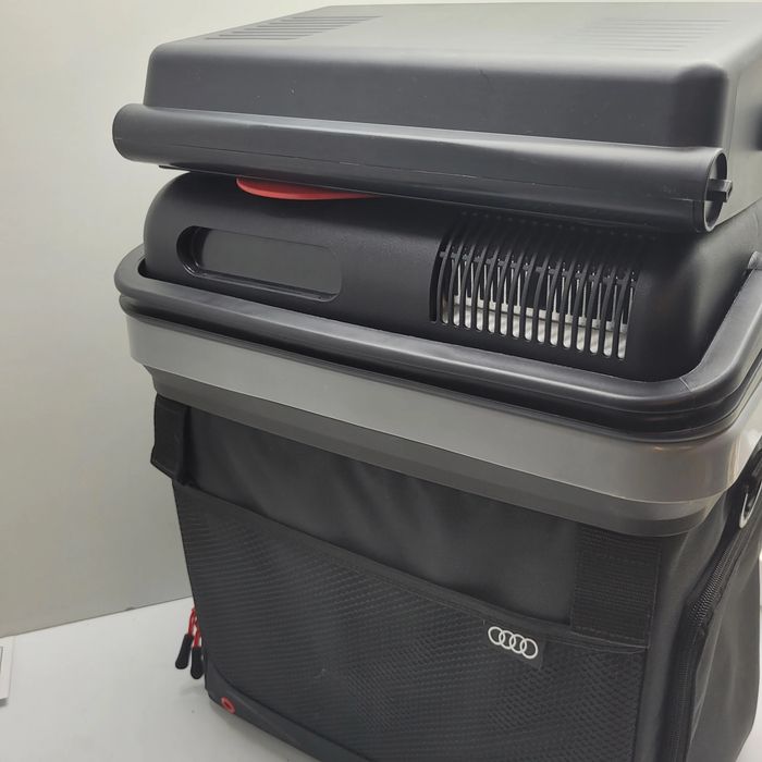 Lodówka oraz podgrzewaczy turystyczny Termoelektryczna Audi OE 20L