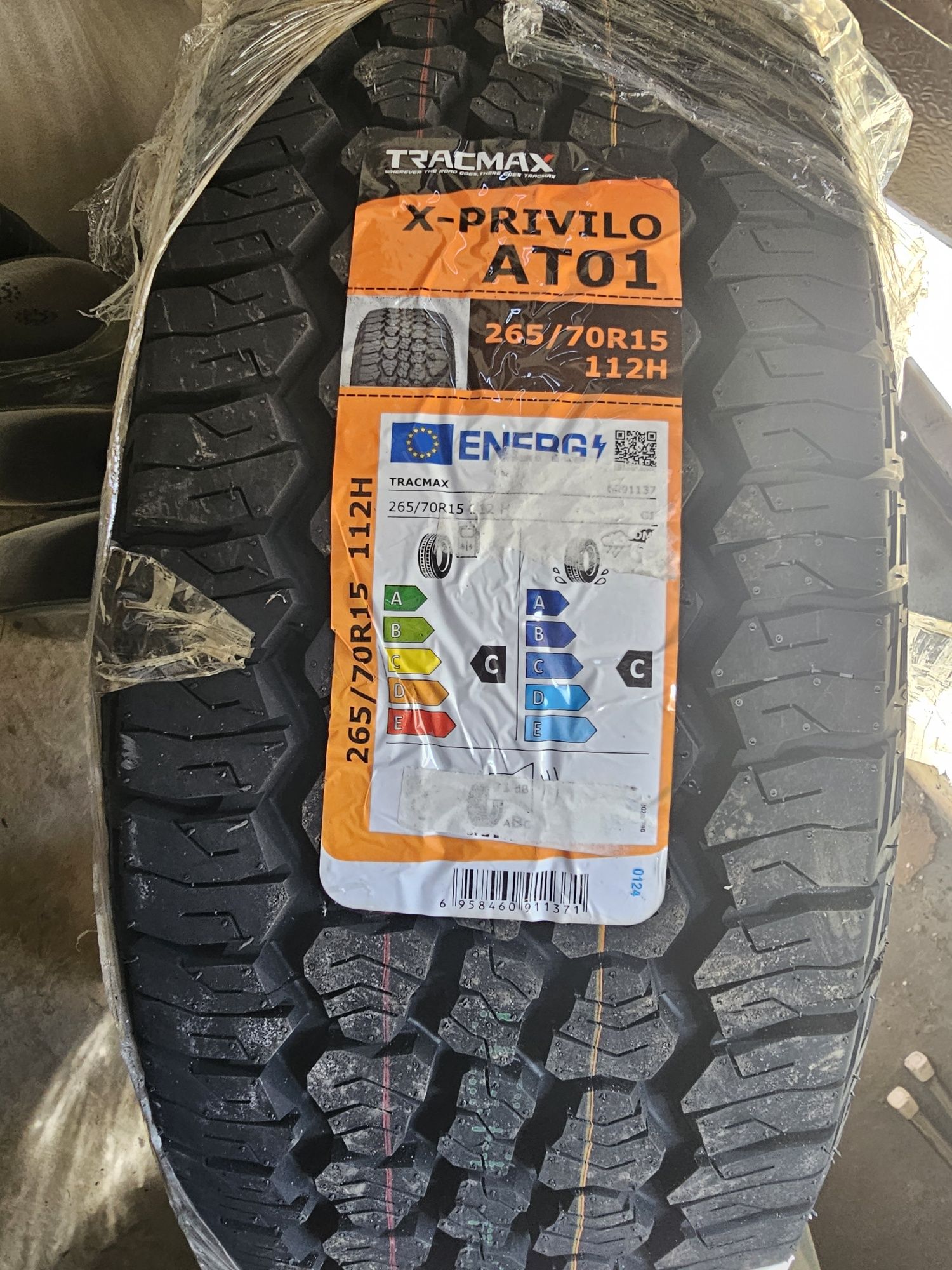 Tracmax X-Privilo AT01 265/70 R15