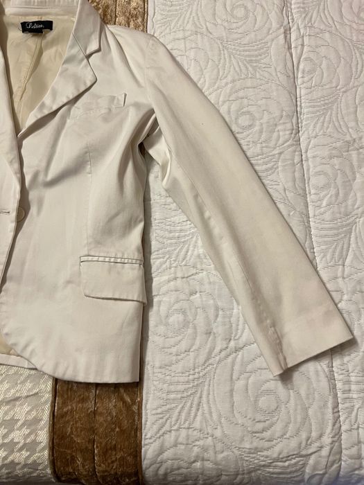 Blazer curto cintado, bege claro (champagne), tamanho 36 da Lefties