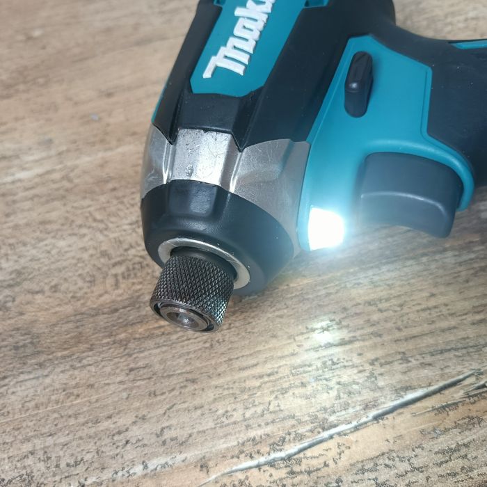 Makita 18V DTD 153 Kluczyk udarowy Impakt+Bateria