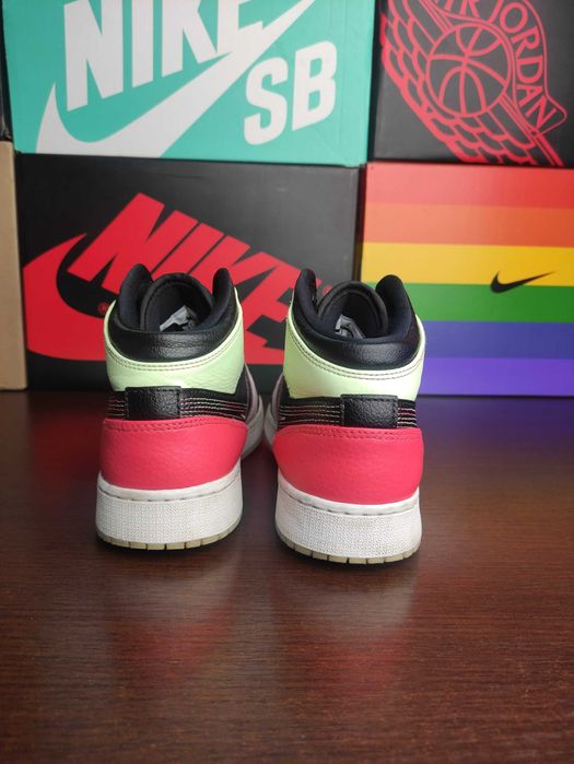 uty Nike Air Jordan 1 Mid Se 37.5 EU 23.5 cm Glow in the dark aj1