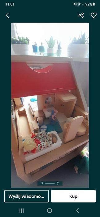 Uroczy domek dla lalek