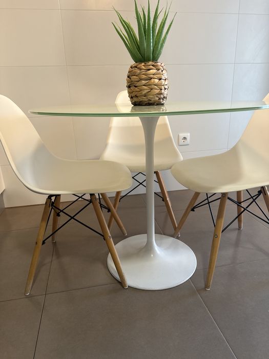 Mesa de. Cozinha com 4 cadeiras