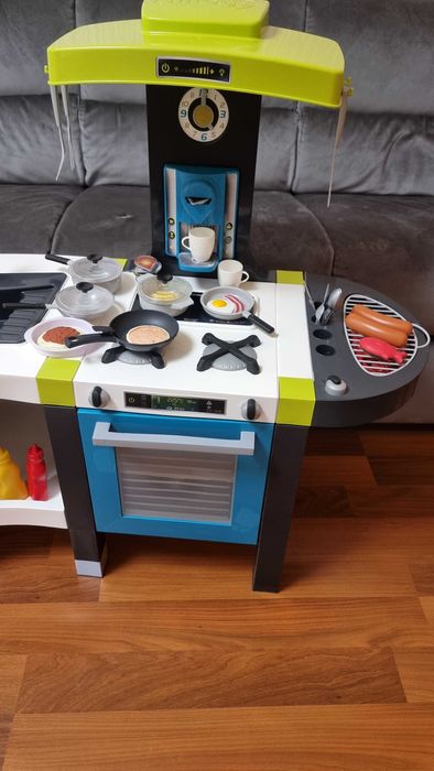 Продам игрушечную деткую кухню Smoby