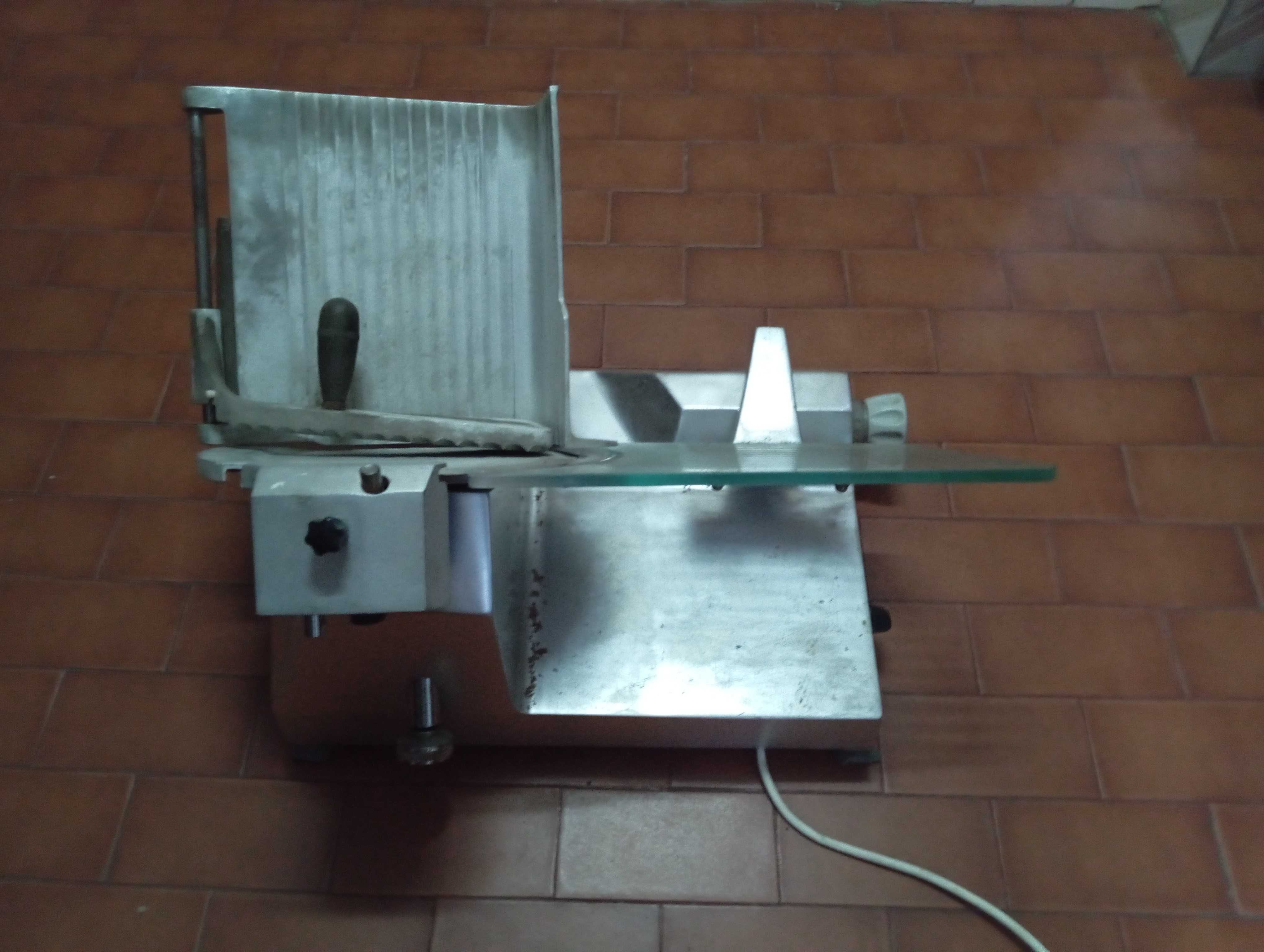 Fatiadora elétrica industrial ABM