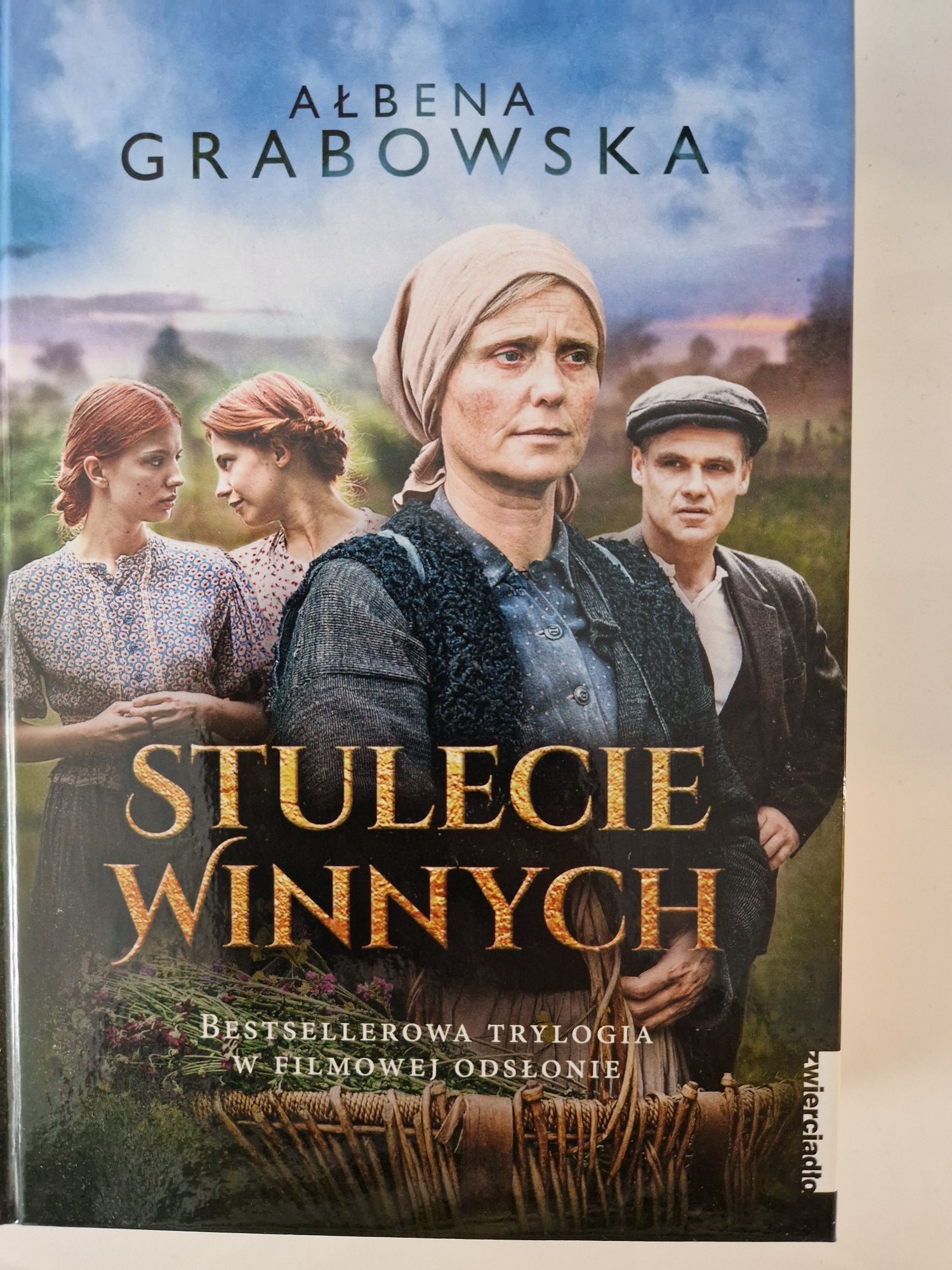 Stulecie Winnych Albena Grabowska ksiazka