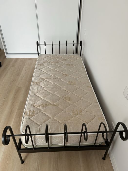 Cama + colchão 190x90cm