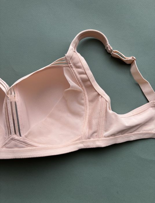 Бюстгалтер спейсер без кісточок , 80D E F, 85D,85F, 90Е