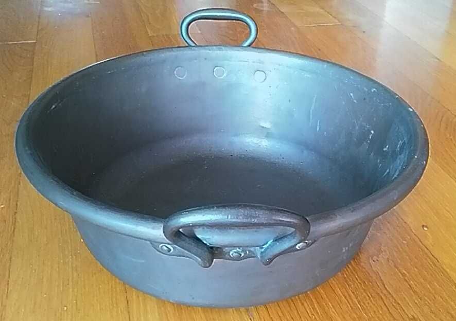 Tacho antigo em cobre