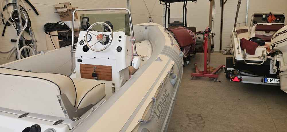 Łódz motorowa typu Rib  lomac 520