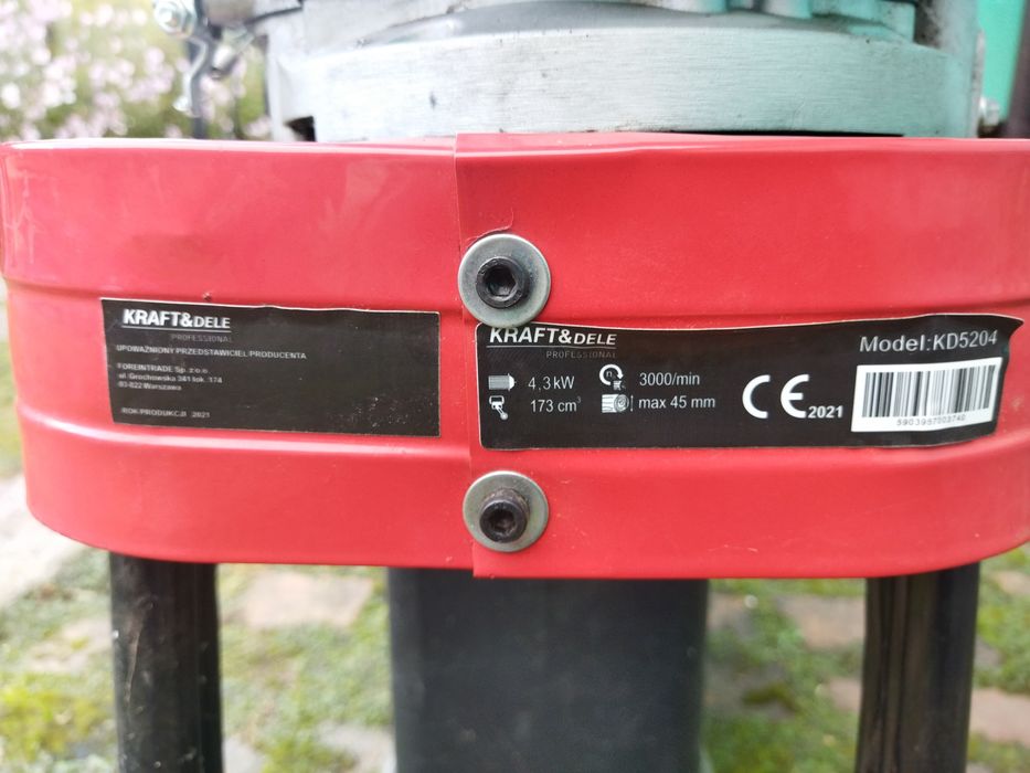 Rozdrabniacz do gałęzi spalinowy Kraftdele jak nowy.