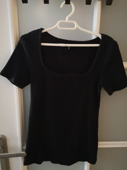 T-shirt Sinsay duży dekolt