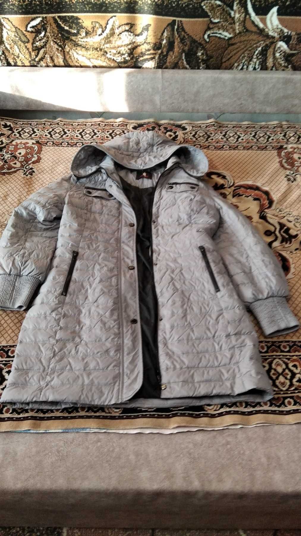 Курточка женская зима-осень 46-48.