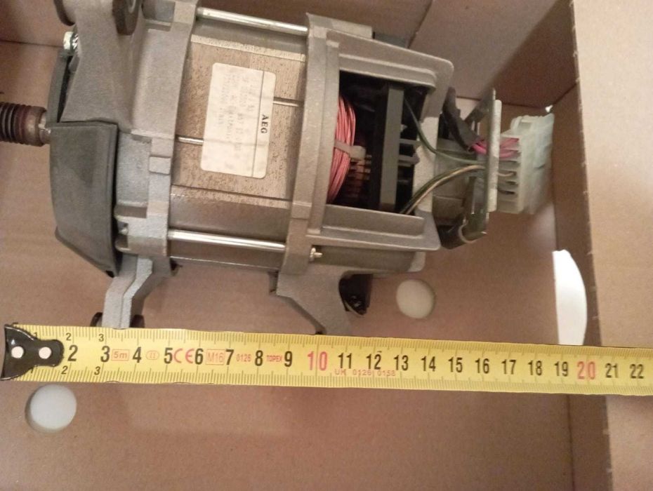 Silnik elektryczny AEG, wymontowany z pralki.