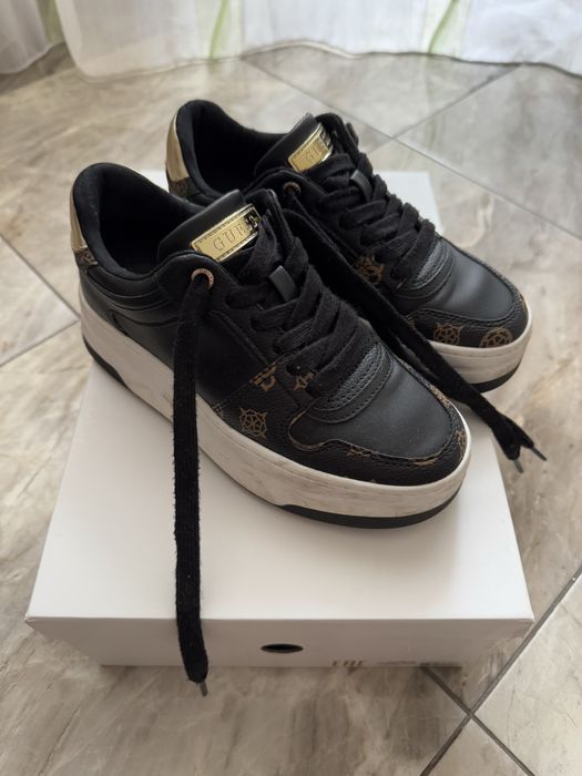 Кросівки Guess 35р.