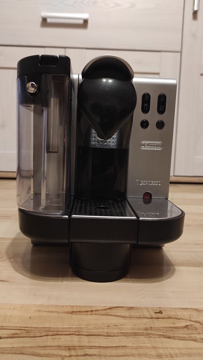 Ekspres do kawy DeLonghi EN 680.M Lattissima