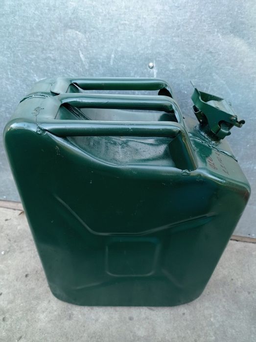 Канистры, каністри для палива 20 л