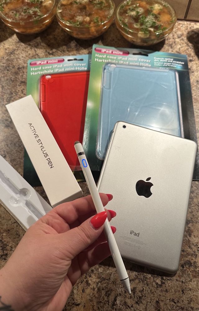 Tablet iPad Apple + nowy rysik + nowe etui - cały zestaw
