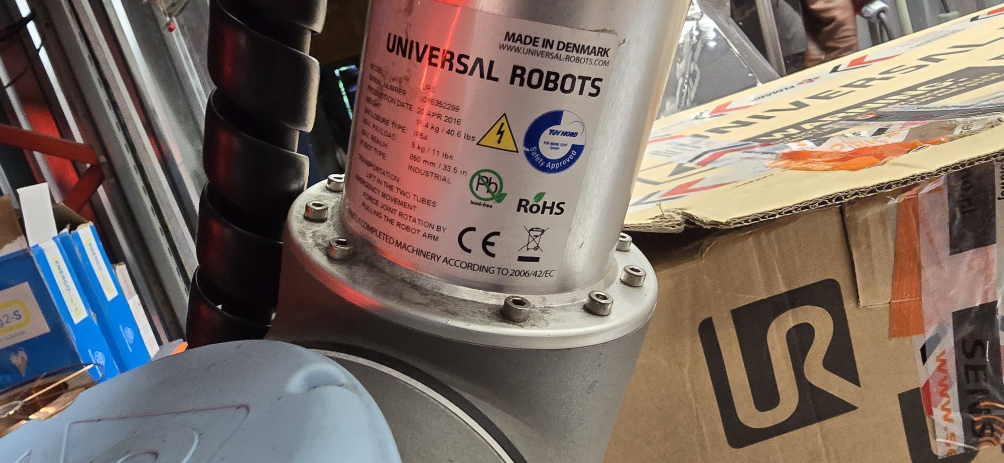 Cobot universal robots
