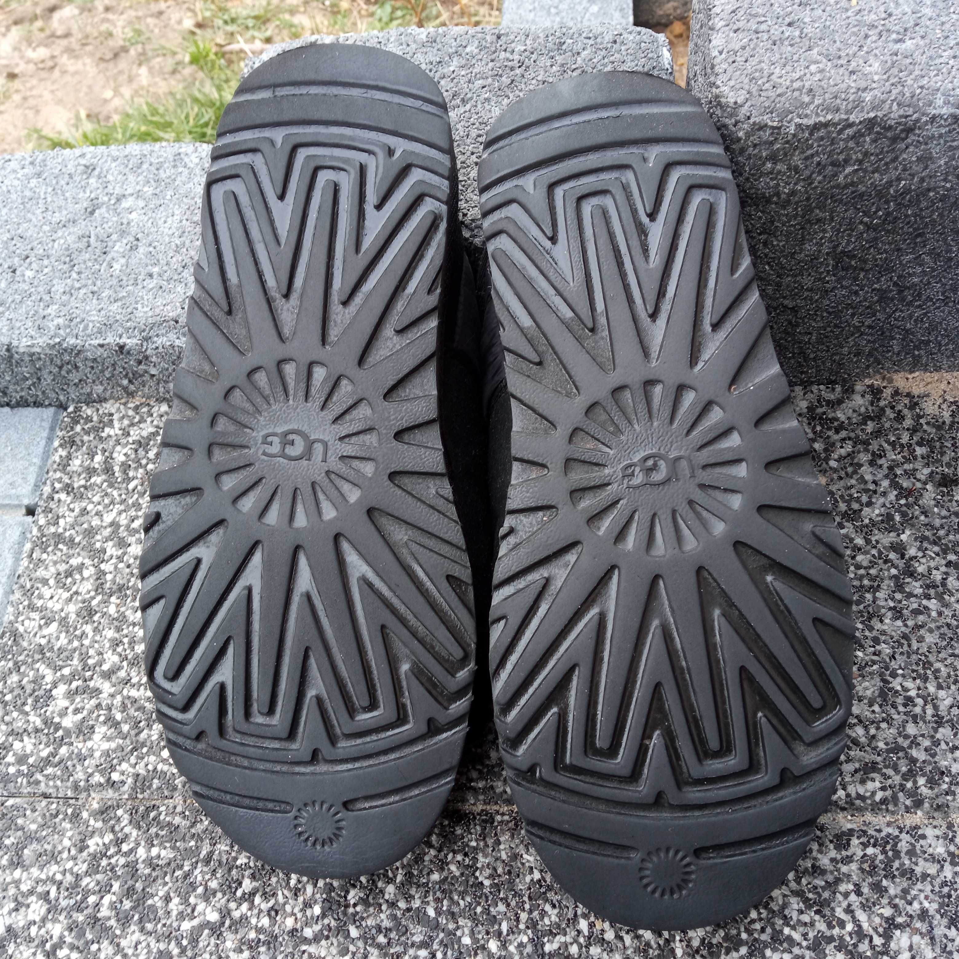 Kapcie UGG M Dune Slip-On LTA Black Klapki Rozmiar 40