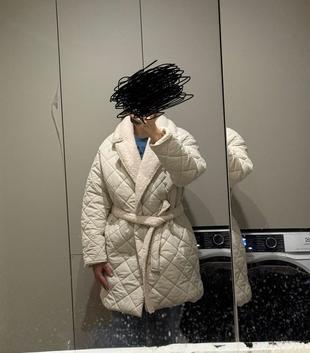 Пальто стьобане, зимове М-L нове. Кремове