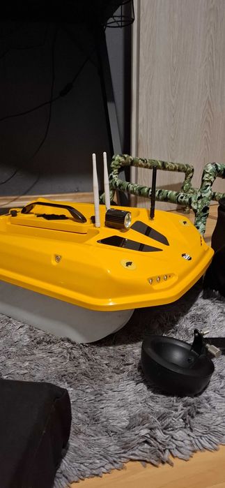 Łódka zanętowa Predator Pro Lam karpiowa