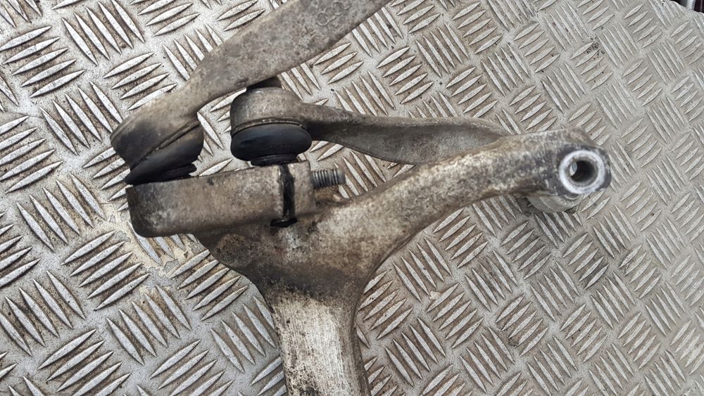 Audi A4 B6 2.0 Alt Zwrotnica Lewa przód