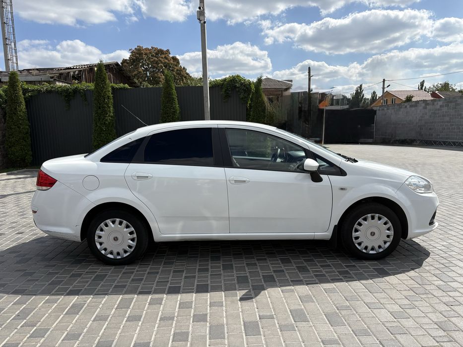 Fiat Linea 2013 – комфорт, стиль і економія в одному авто!