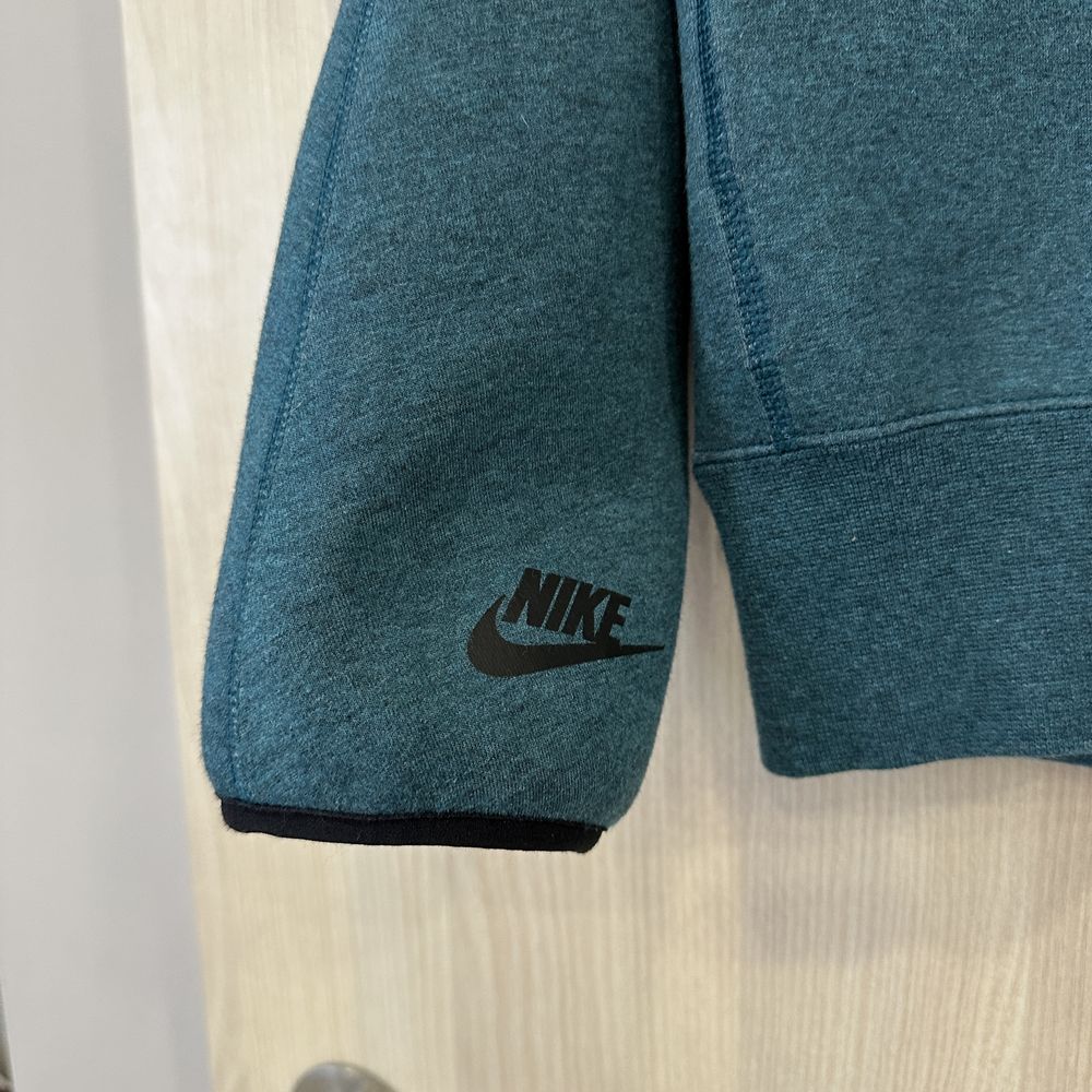 Оригінальна чоловіча фліска Nike розмір M