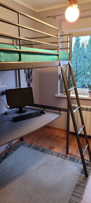 Łóżko piętrowe Ikea SVARTA z biurkiem i materacem. Super stan! PoLeCaM