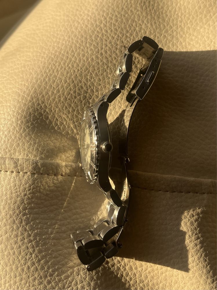 Relogio GUESS prateado
