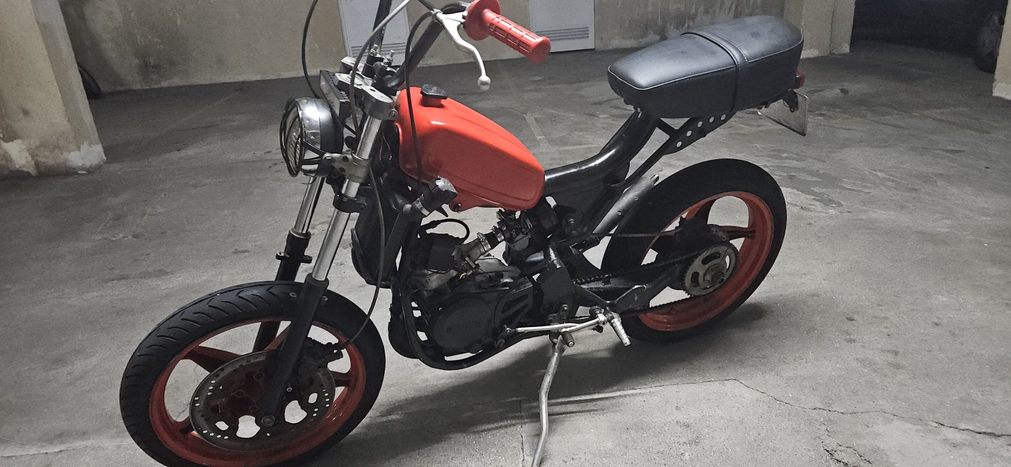 Casal boss 2v com motor aprilia