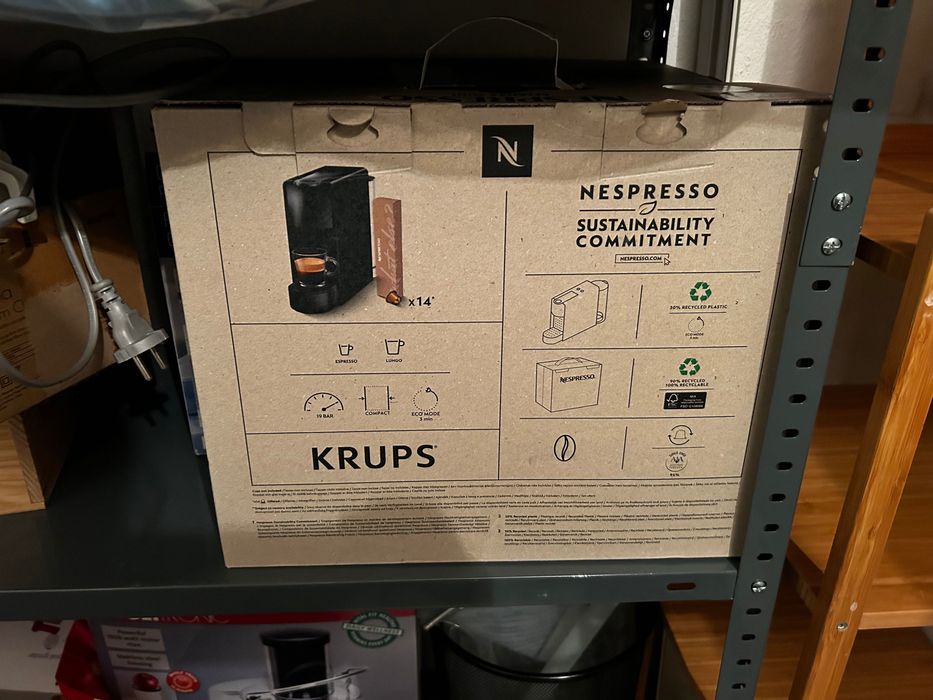Maquina de Café Nespresso Essenza Mini