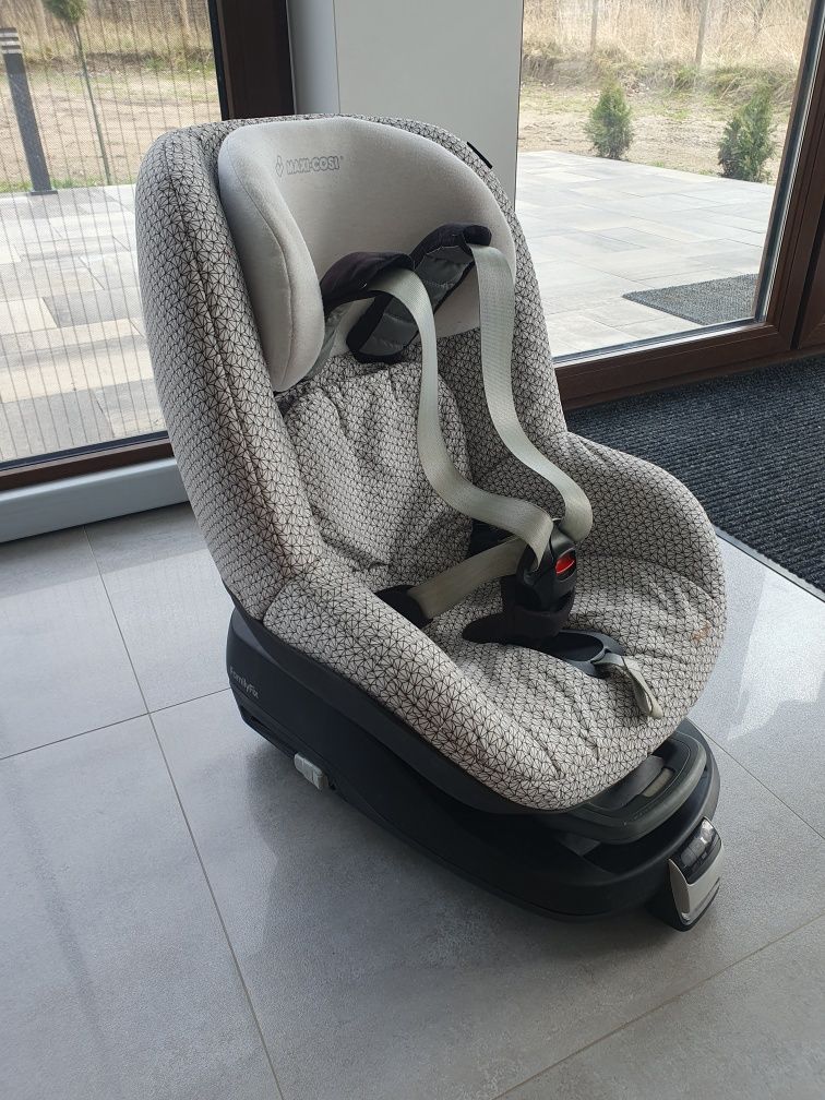 Fotelik samochodowy dziecięcy 9 - 18 kg  Maxi Cosi Pearl + baza Family