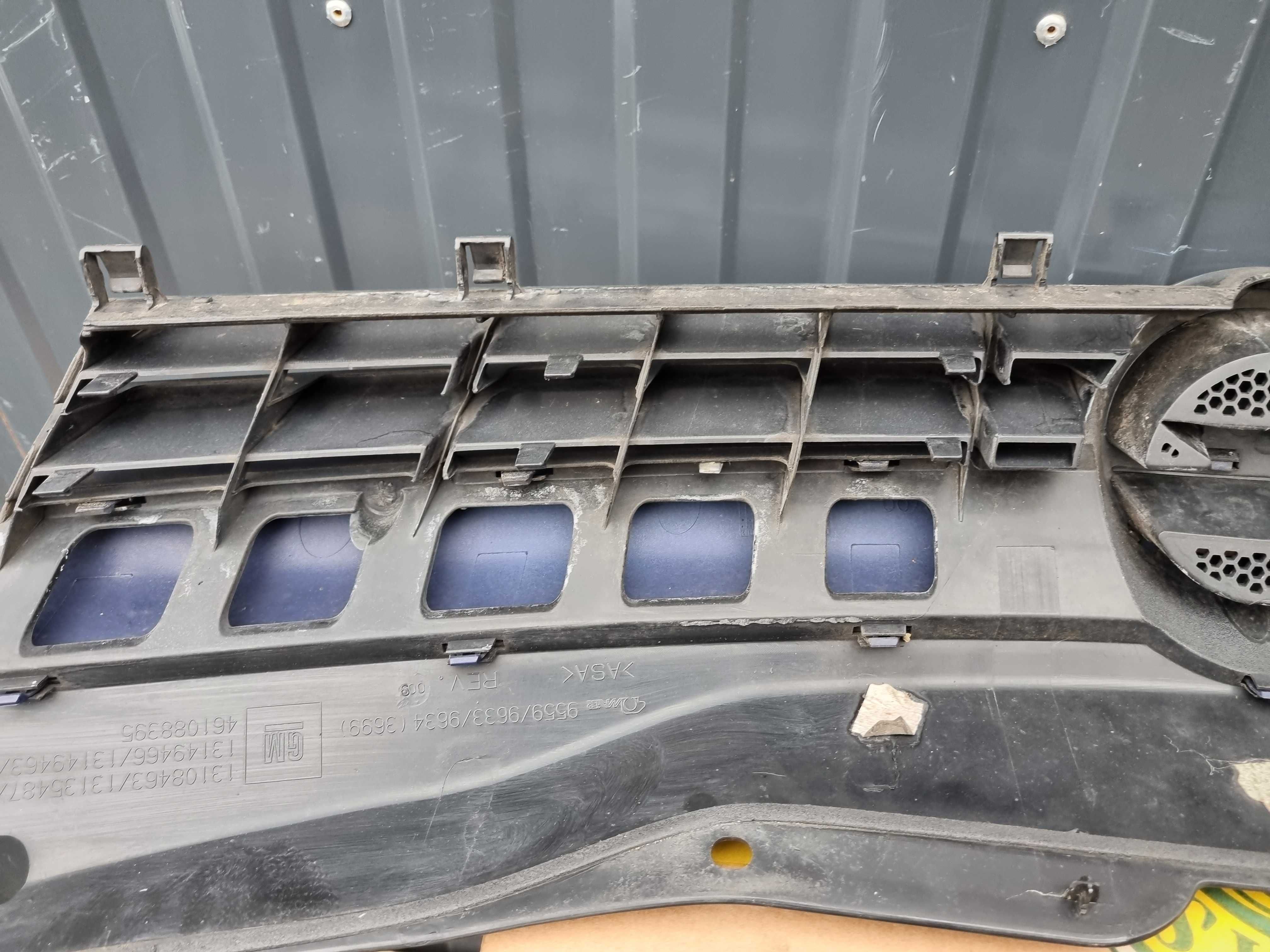 Opel Astra H Grill, Atrapa Chłodnicy 5D Kolor Z20Z